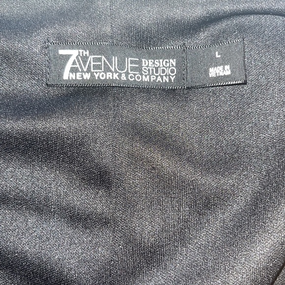 NY & Co Zip Vest / Top - Picture 3 of 5